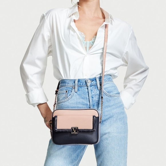 Victoria Secret Pocket Crossbody - Picture 4 of 4